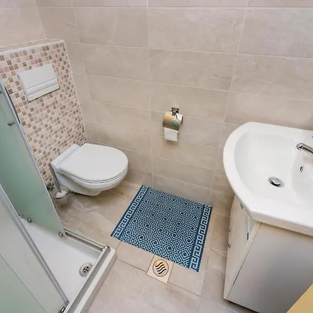 1 Bedroom Stunning In