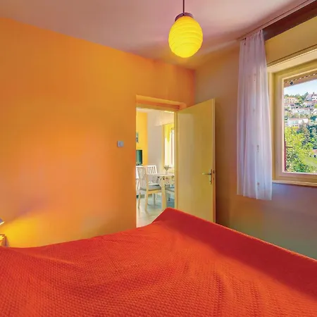1 Bedroom Stunning Apartment In Rabac 라벡