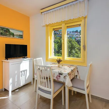 1 Bedroom Stunning Apartment In Rabac * 라벡